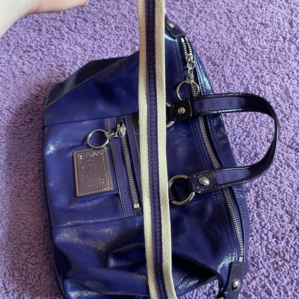 Coach purse with detachable strap - Picture 3 of 8